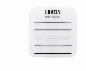 Palette on hand with an elastic Lovely