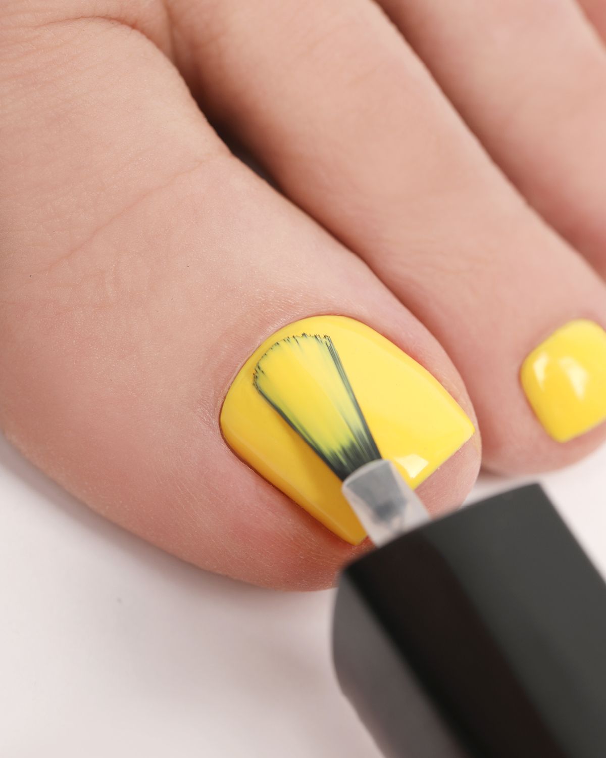 E.MiLac for pedicure Yellow #6, 9 ml.